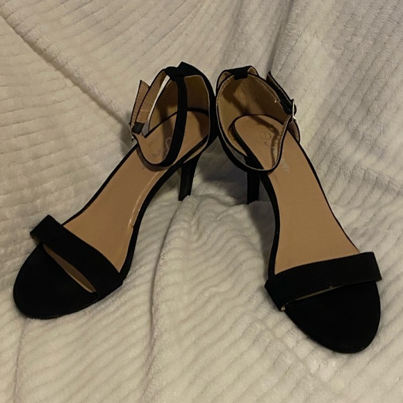 Forever Link Passion-86 Dress Sandals, Size 7, black  Heels  👠S1 - Picture 2 of 7